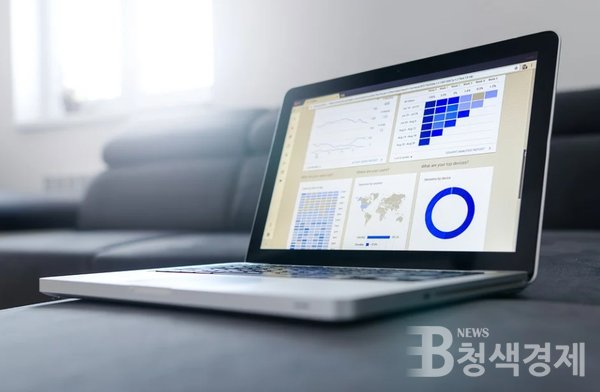 MSCI가 제공하는 대표 지수 중 하나인 MSCI ACWI(All Country World Index)는 앞으로 기업의 활동과 계획이 지구 평균 기온 상승폭을 2℃ 이하로 유지하는 것에 부합하는지 여부를 가늠할 수 있게 하는 '잠재적 온도 상승(Implied Temperature Rise, ITR)' 점수를 제공할 계획이다/사진 Pixabay 제공