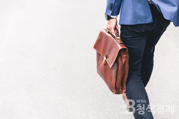국내 니트(NEET) 비중 OECD 평균보다 훨씬 높아…경제적 비용은 61.7조원