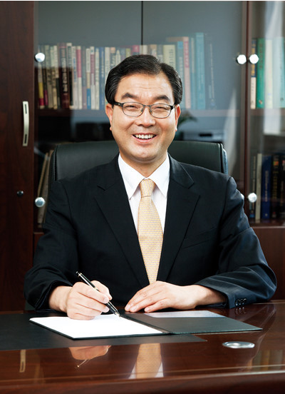 ESG청색기술포럼 회원이자 전 강릉영동대학교 총장 직무대행을 지낸 남평오 ESG국가경영원장 모습.[사진=생활ESG 강서행동본부]