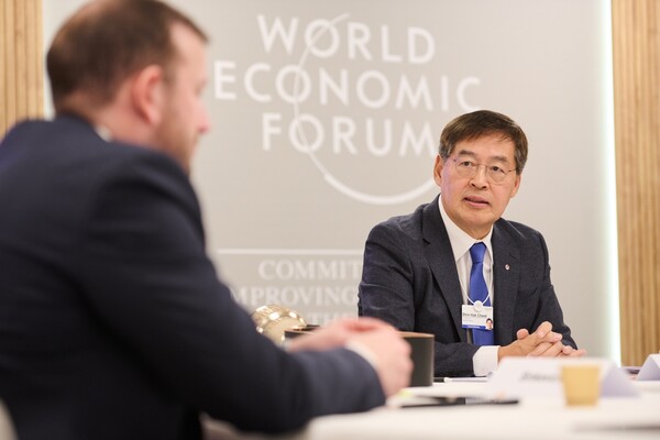 세계경제포럼(WEF), 세계 경제 리더 100인에 '신학철' LG화학 부회장 선정
