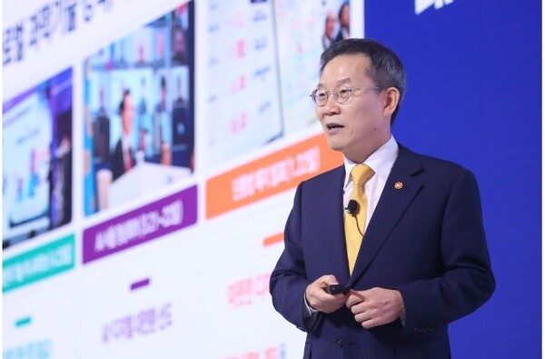 이종호 과학기술정보통신부 장관 대한상의 제주포럼에서 강연하고 있다. 사진=대한상공회의소