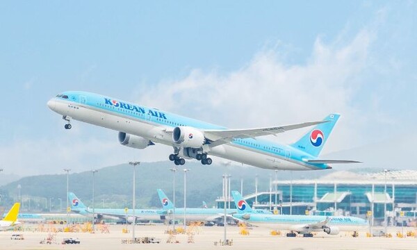 오는 2027년부터 국내서 출발하는 국제선의 SAF혼합유 사용이 의무화된다. 사진은 대한항공 국제선 역기. 사진=대한항공