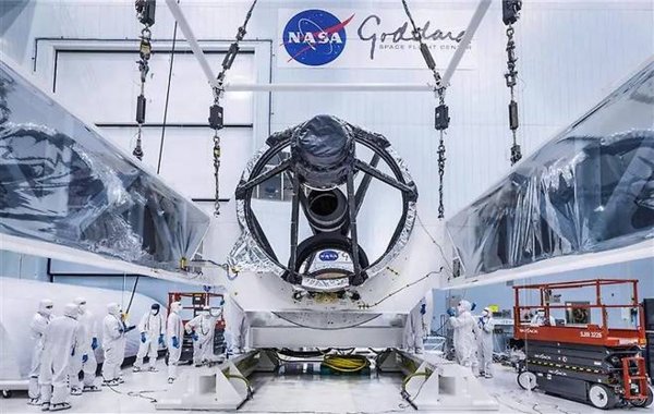 미 항공우주국(NASA)의 차세대 우주망원경 낸시 그레이스 로만 조립장면. (사진=미 항공우주국(NASA) 제공)